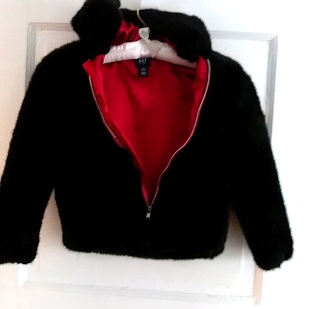 Faux fur Gap kids girls jacket size Small 5-6 Faux fur with red satin lining